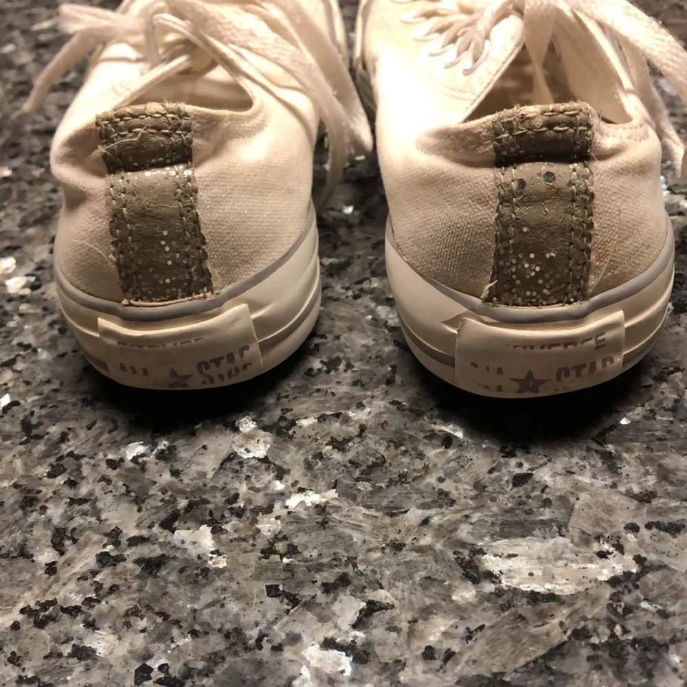 Converse All-Star Chuck Taylor Lo Glitter Toe Sneakers - Picture 15 of 17